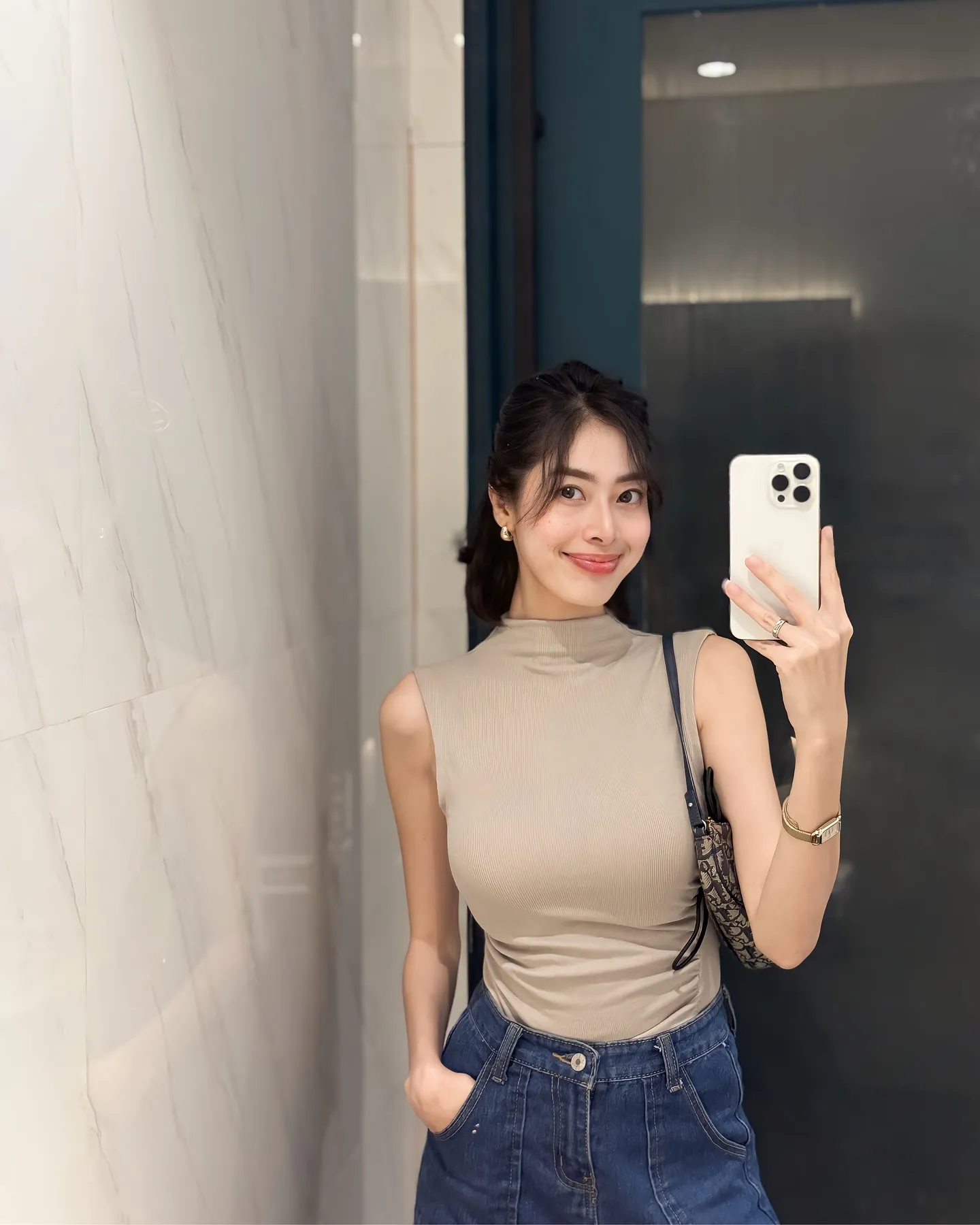 Essy Lee - essy-lee-sexy-12.webp